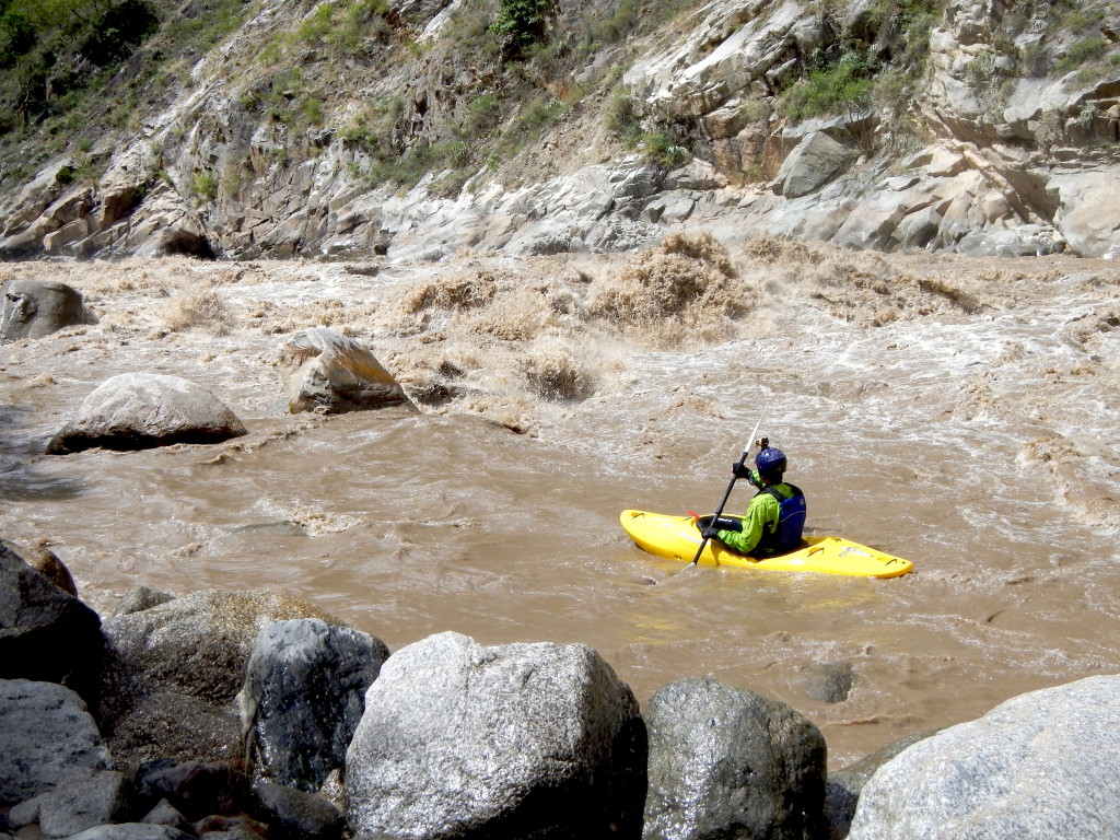 Rocky Contos kayaking Llamara rapid in the Inner Gorge of the Rio Marañón